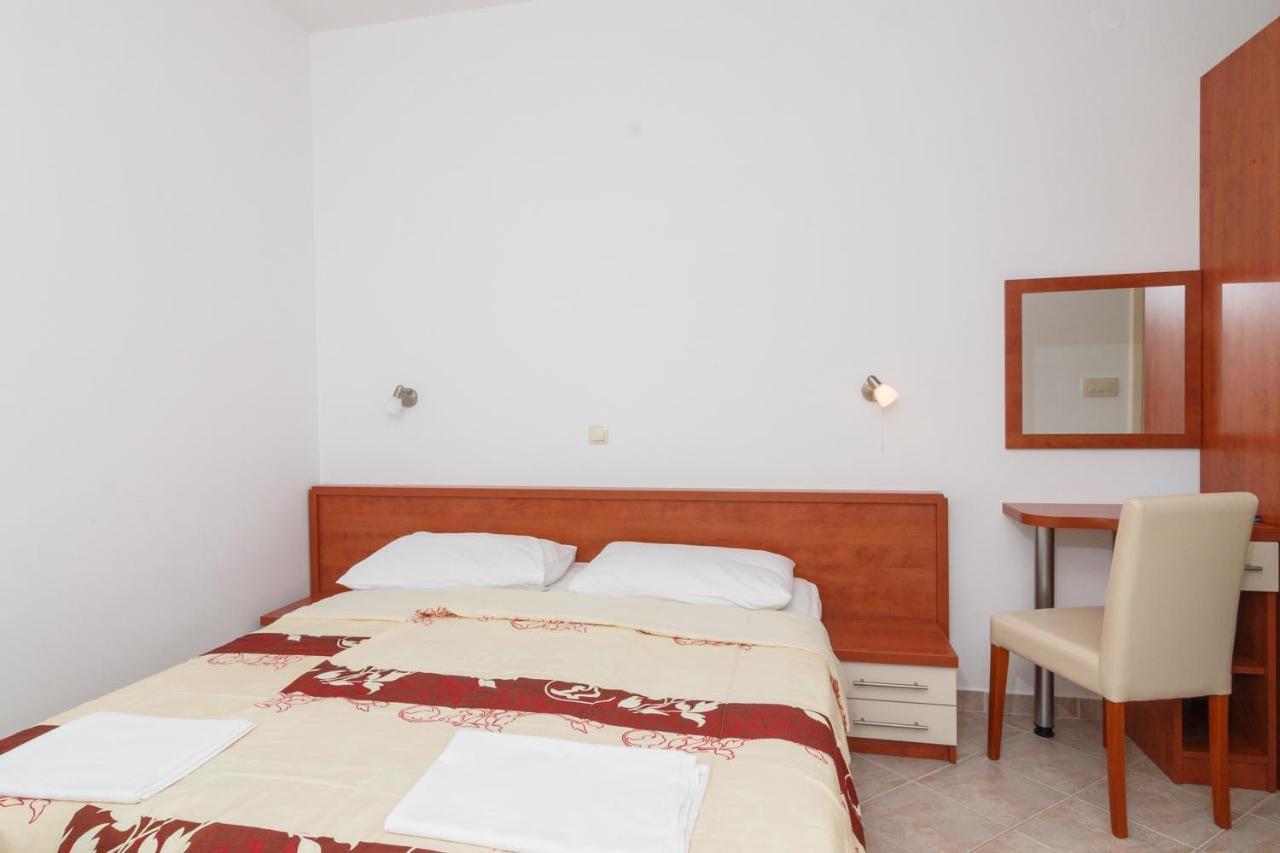 Apartments & Rooms Konoba Tomic Gornji Humac Buitenkant foto